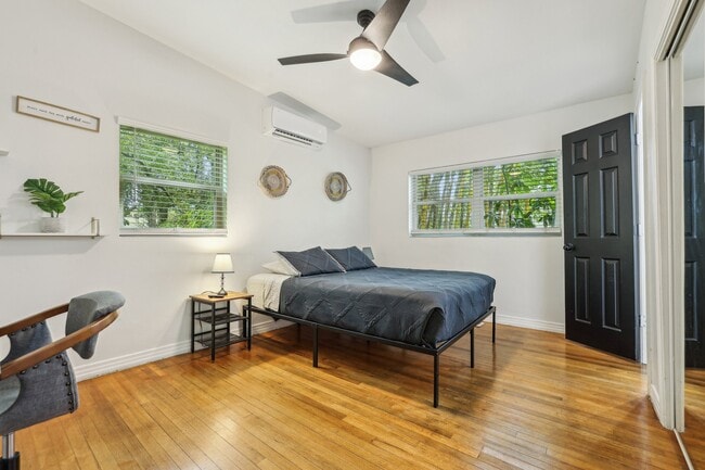 property at 318 E Jersey St