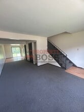 5796 Creekview Ct W in Portage, IN - Building Photo - Building Photo