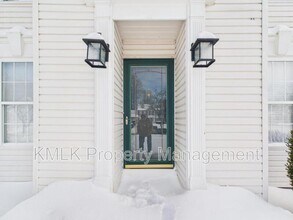 411 Treeview Dr in Wadsworth, OH - Building Photo - Building Photo