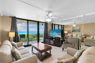 440 Seaview Ct in Marco Island, FL - Building Photo - Building Photo