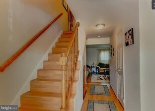 14427 Four Chimney Dr in Centreville, VA - Building Photo - Building Photo