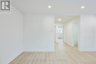 100 Liberty St N in Clarington, ON - Building Photo - Building Photo