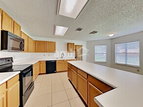 8302 Parry Path in Converse, TX - Building Photo - Building Photo