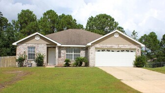 8244 Torres St in Navarre, FL - Building Photo