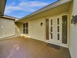 7231 NW 20th St in Sunrise, FL - Building Photo - Building Photo