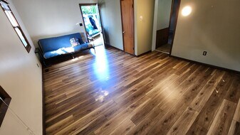 11 Woolerton St, Unit Lower 1 Bedroom in Delhi, NY - Building Photo