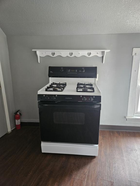 6909 Denison Ave in Cleveland, OH - Building Photo - Building Photo