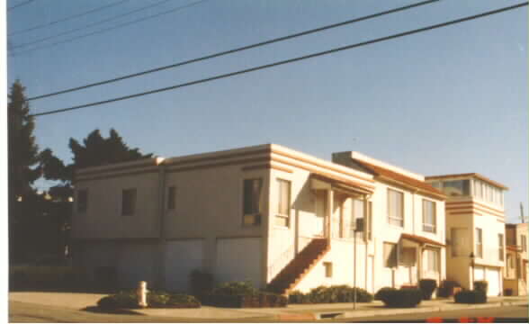 6511 Central Ave in El Cerrito, CA - Foto de edificio - Building Photo