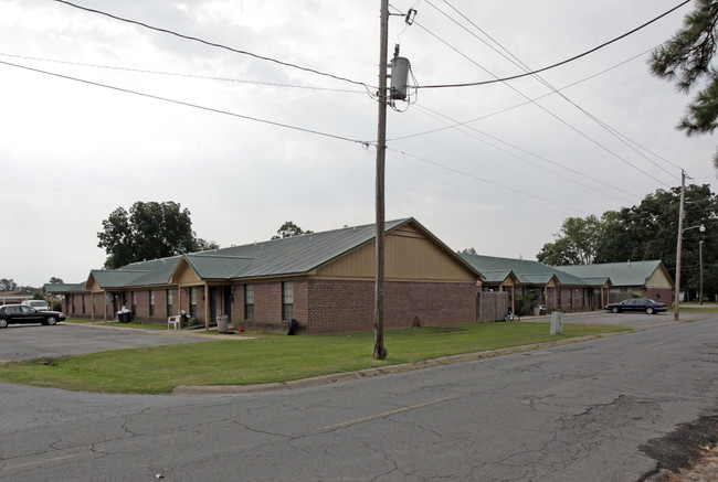 309 Barnes St in Lonoke, AR - Building Photo - Building Photo