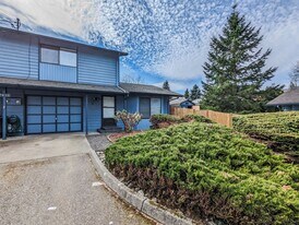 7416 Lower Ridge Rd in Everett, WA - Building Photo
