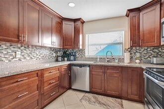 740 Buttonwood Rd in North Palm Beach, FL - Building Photo - Building Photo