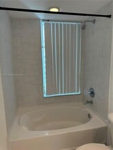 951 Brickell Ave, Unit 2901 in Miami, FL - Foto de edificio - Building Photo