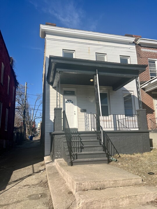 2112 N Pulaski St in Baltimore, MD - Building Photo