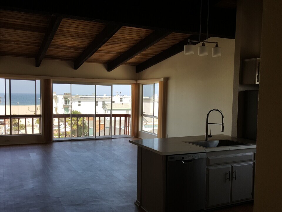296 Hermosa Ave in Hermosa Beach, CA - Foto de edificio