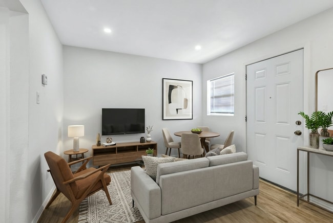 901 Bessie St, Unit 205 in Fort Worth, TX - Building Photo - Building Photo