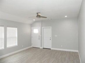 608 E College St in Sherman, TX - Building Photo - Building Photo