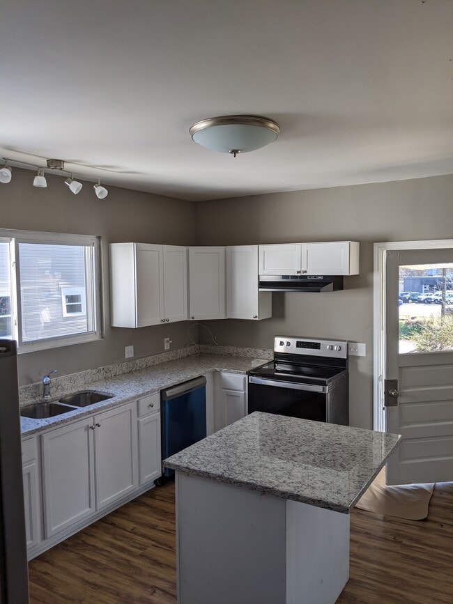 427 S Academy St in Murfreesboro, TN - Foto de edificio - Building Photo