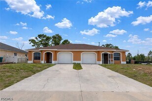 2310 NE 8th Pl in Cape Coral, FL - Building Photo
