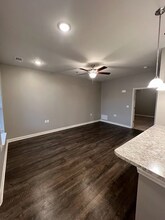 809 E Briggs Dr in Macon, MO - Foto de edificio - Building Photo