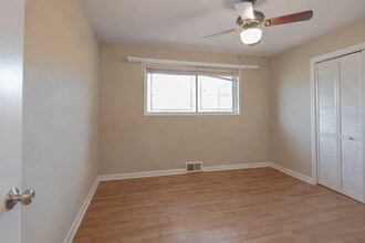 465 Meadowcrest Cir in Memphis, TN - Building Photo - Building Photo