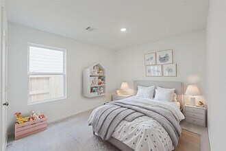 641 Falling Cave Dr in Willis, TX - Building Photo - Building Photo