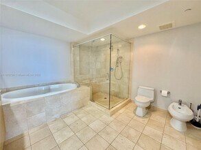 1800 S Ocean Dr, Unit 2602 in Hallandale Beach, FL - Building Photo - Building Photo