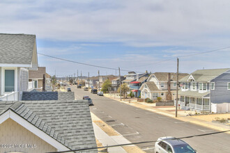 4 Camden Ave in Lavallette, NJ - Foto de edificio - Building Photo