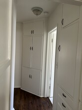 11442 Riverside Dr, Unit UnitnearValleyVillage in North Hollywood, CA - Building Photo - Building Photo