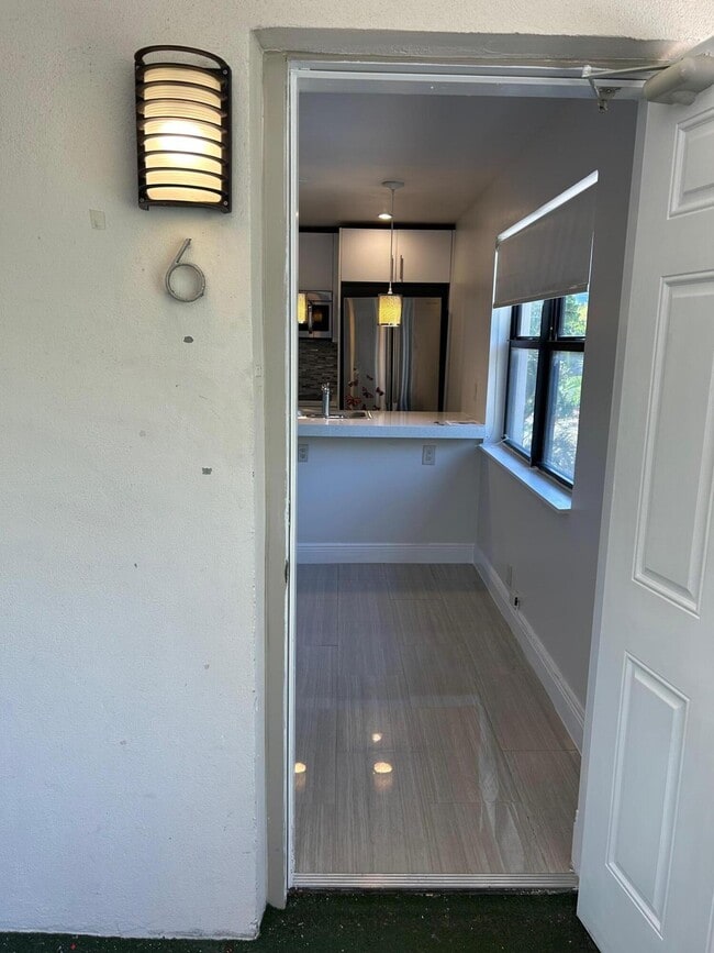 112 NE 5th St in Fort Lauderdale, FL - Building Photo - Building Photo