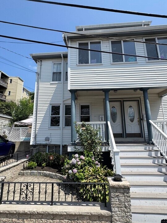 10 Laurel Terrace in Somerville, MA - Building Photo