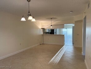 4935 Sandra Bay Dr in Naples, FL - Building Photo - Building Photo