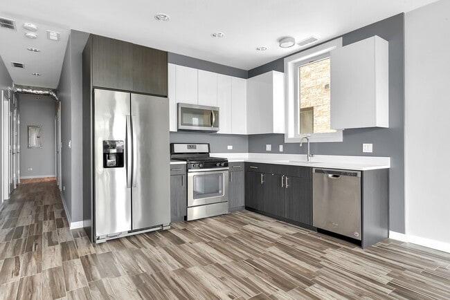 2545 W Congress Pkwy in Chicago, IL - Building Photo - Building Photo