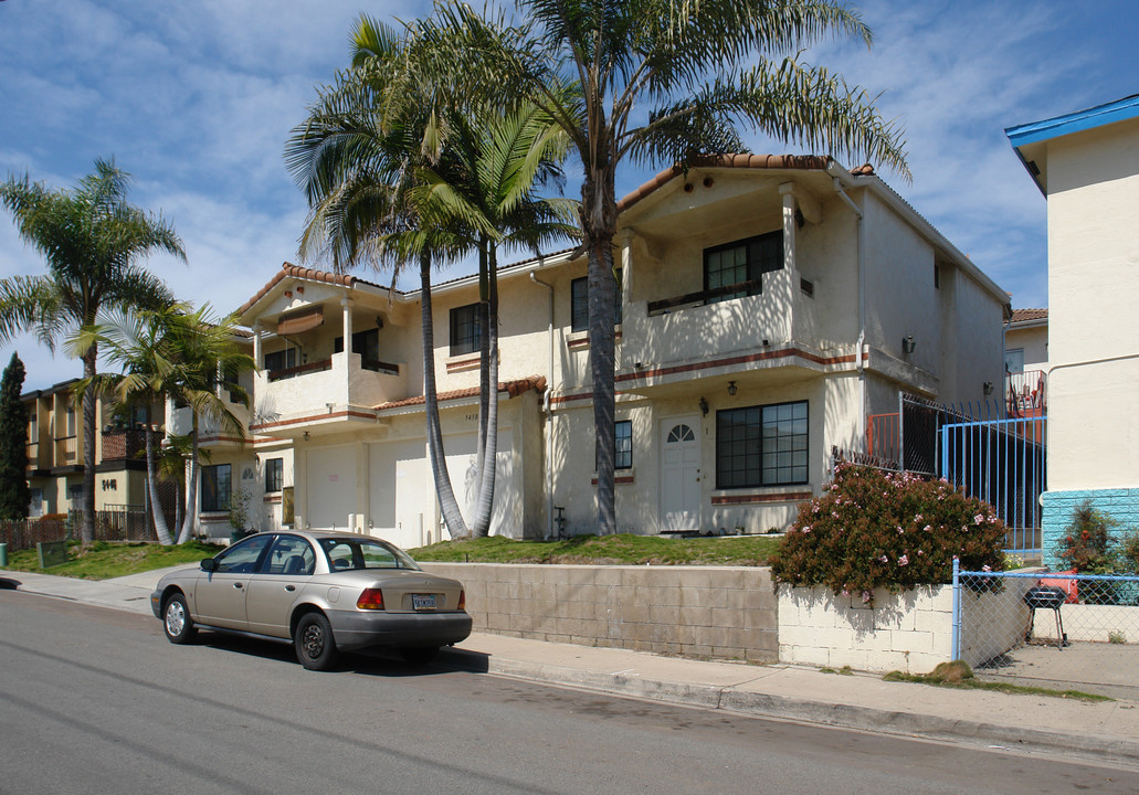 5450 Lauretta St in San Diego, CA - Foto de edificio