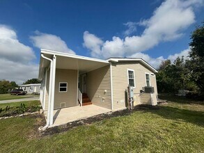 568 Leopard Ln in North Fort Myers, FL - Building Photo - Building Photo