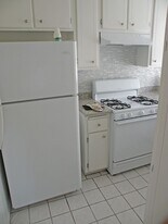 950 W Lambert Rd in La Habra, CA - Building Photo