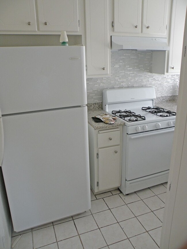 property at 950 W Lambert Rd