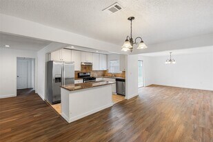 9005 Gabriel St in Houston, TX - Building Photo