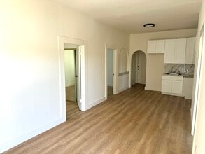 317 N Alvarado St in Los Angeles, CA - Building Photo - Building Photo