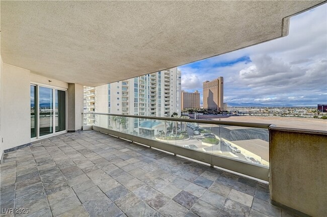 2777 Paradise Rd, Unit 603 in Las Vegas, NV - Building Photo - Building Photo