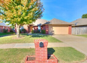 15113 Stone Meadows Dr in Oklahoma City, OK - Building Photo