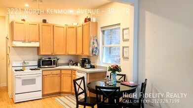 3221 N Kenmore Ave in Chicago, IL - Building Photo - Building Photo