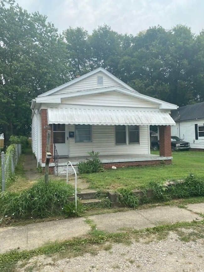 property at 1710 S Kerth Ave