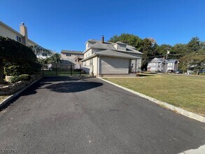 215 Saddle River Rd in Saddle Brook, NJ - Building Photo - Building Photo