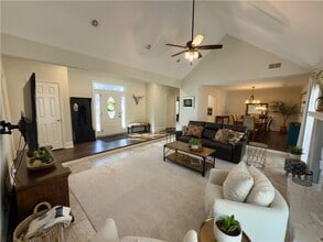 410 Emerald Pkwy in Buford, GA - Building Photo - Building Photo