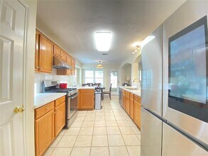 3407 Beacon Hill Dr in Pearland, TX - Building Photo - Building Photo