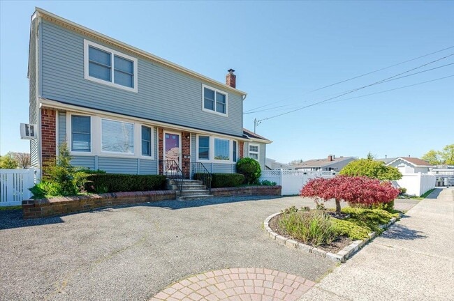 property at 2674 Lee Pl