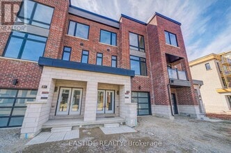 36 Danielle Moore Cir in Toronto, ON - Building Photo - Building Photo