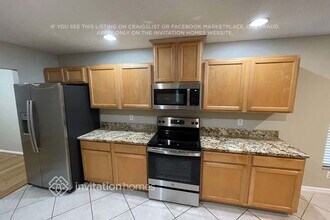4229 Berkeley Dr in Parrish, FL - Foto de edificio - Building Photo