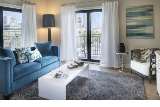 Beacon 430 in St. Petersburg, FL - Building Photo - Interior Photo