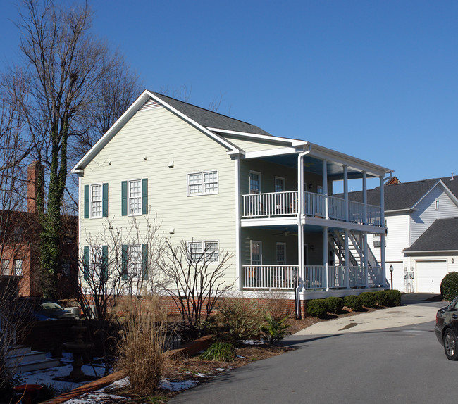 100 Tin Pan Aly in Greensboro, NC - Building Photo - Building Photo